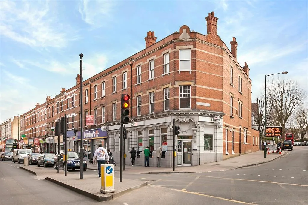 3 bedroom flat for rent