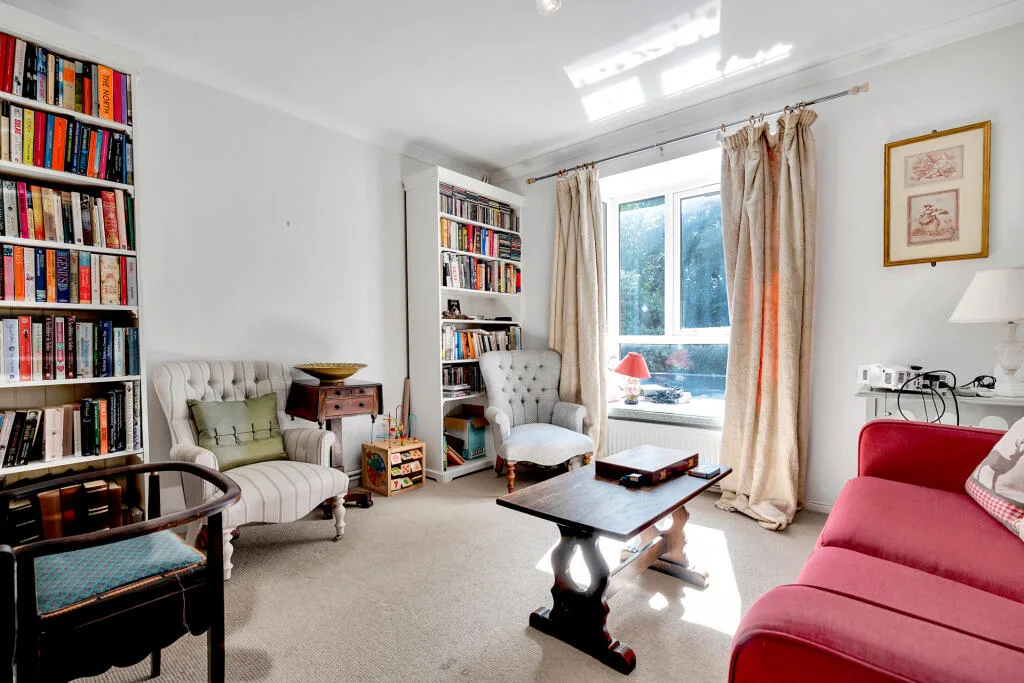 3 bedroom semi-detached house for rent