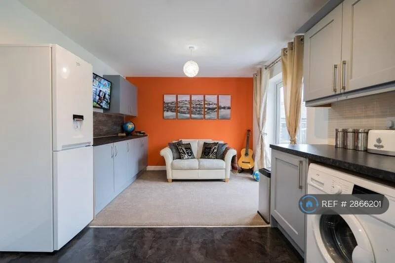 1 bedroom house share for rent