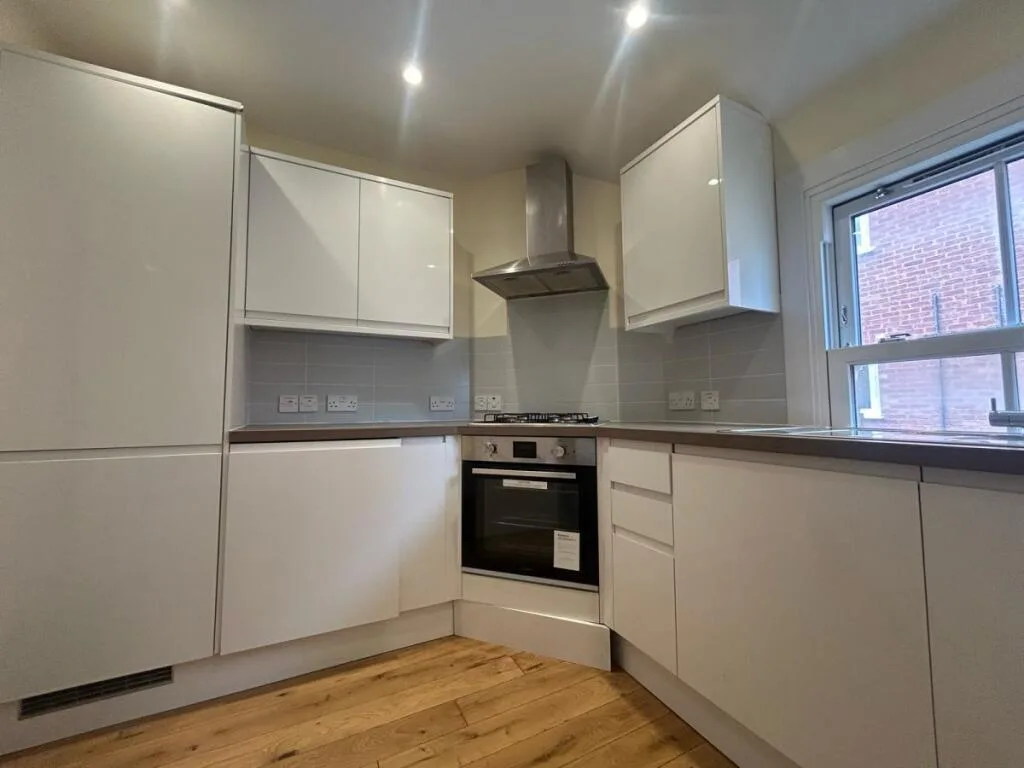 2 bedroom maisonette for rent