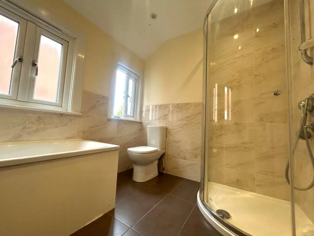 2 bedroom maisonette for rent
