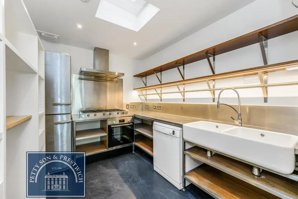 4 bedroom terraced house for rent