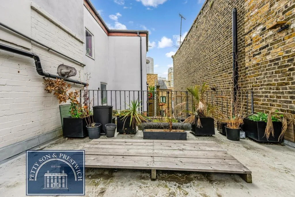 4 bedroom terraced house for rent
