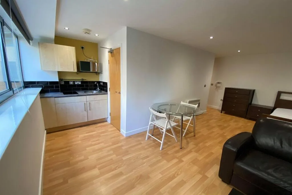 Studio flat for rent