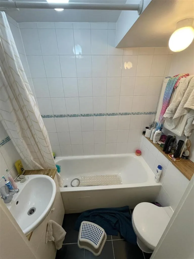 2 bedroom house for rent