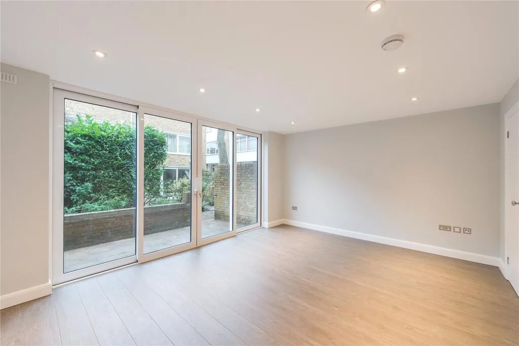 4 bedroom end of terrace house for rent