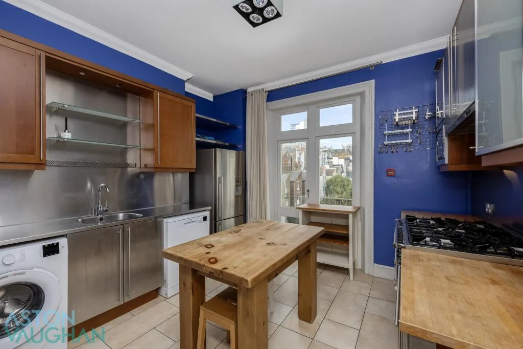 3 bedroom maisonette for rent