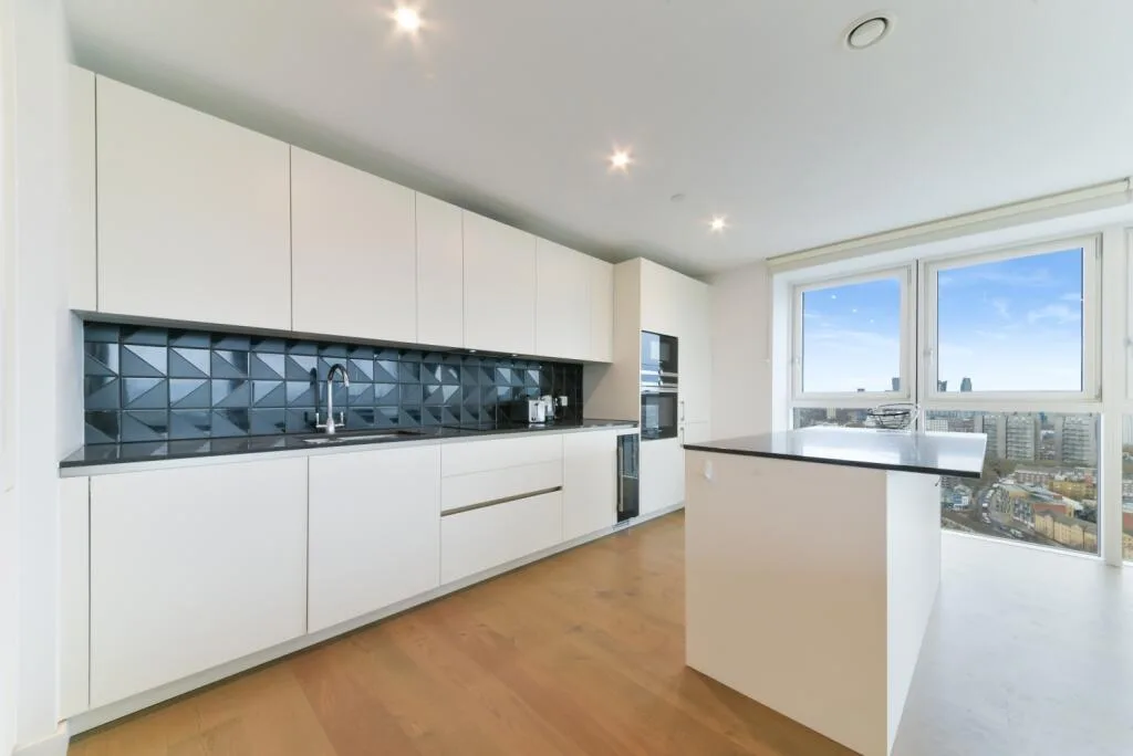 3 bedroom flat for rent