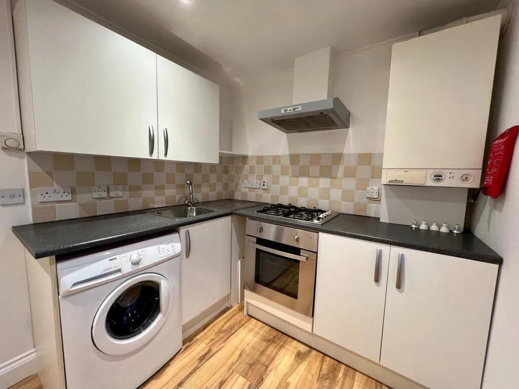 1 bedroom house share for rent