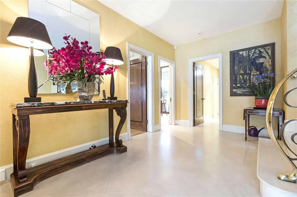 5 bedroom mews property for rent