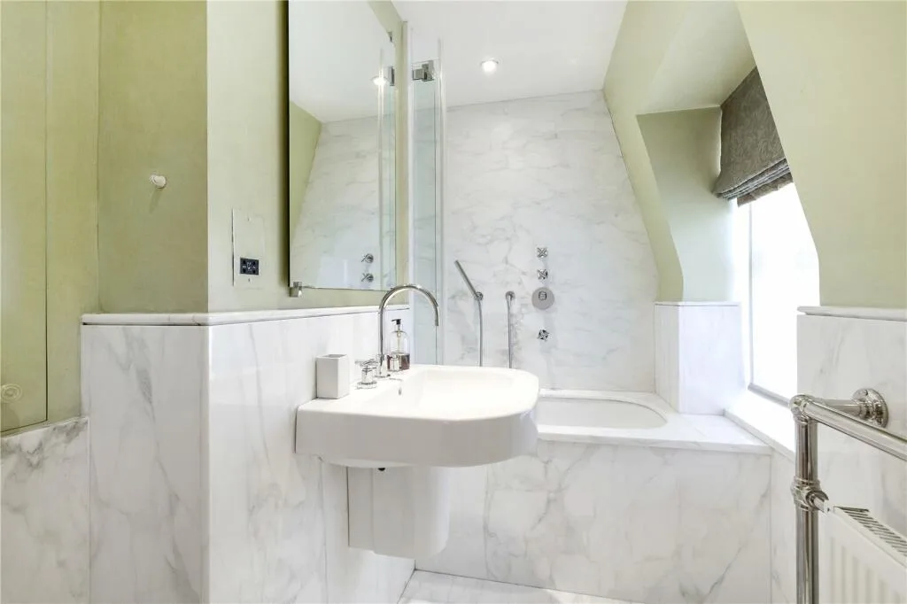 5 bedroom mews property for rent