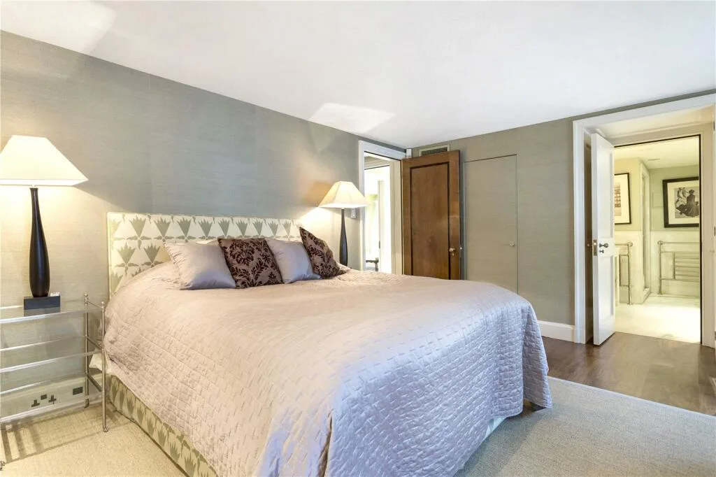 5 bedroom mews property for rent