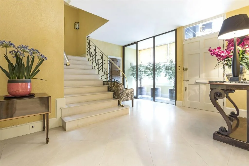 5 bedroom mews property for rent