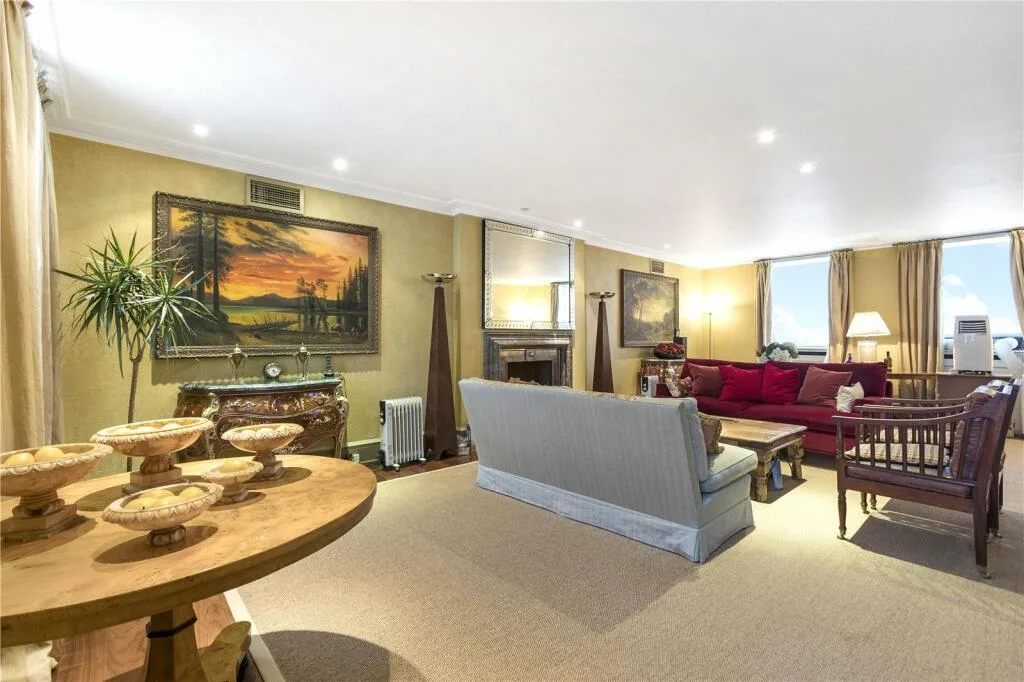 5 bedroom mews property for rent