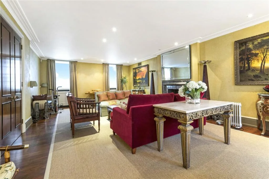 5 bedroom mews property for rent