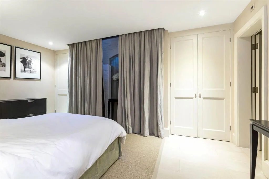 5 bedroom mews property for rent