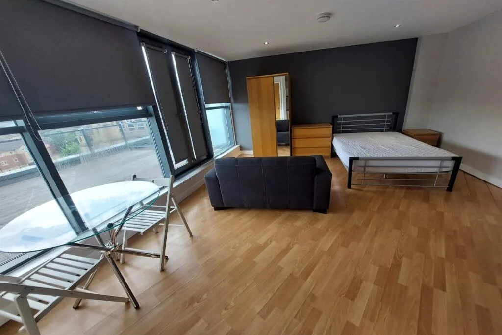 Studio flat for rent