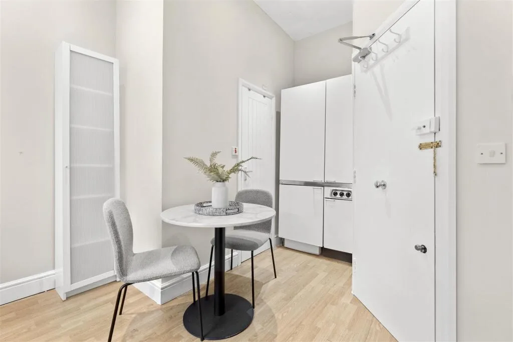 Studio flat for rent