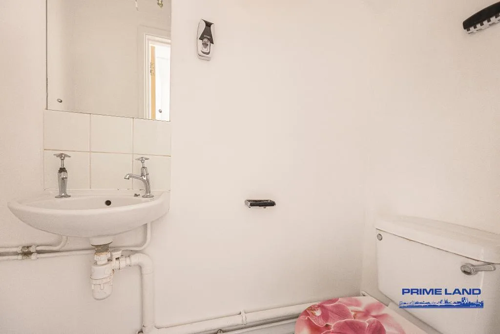 1 bedroom house share for rent