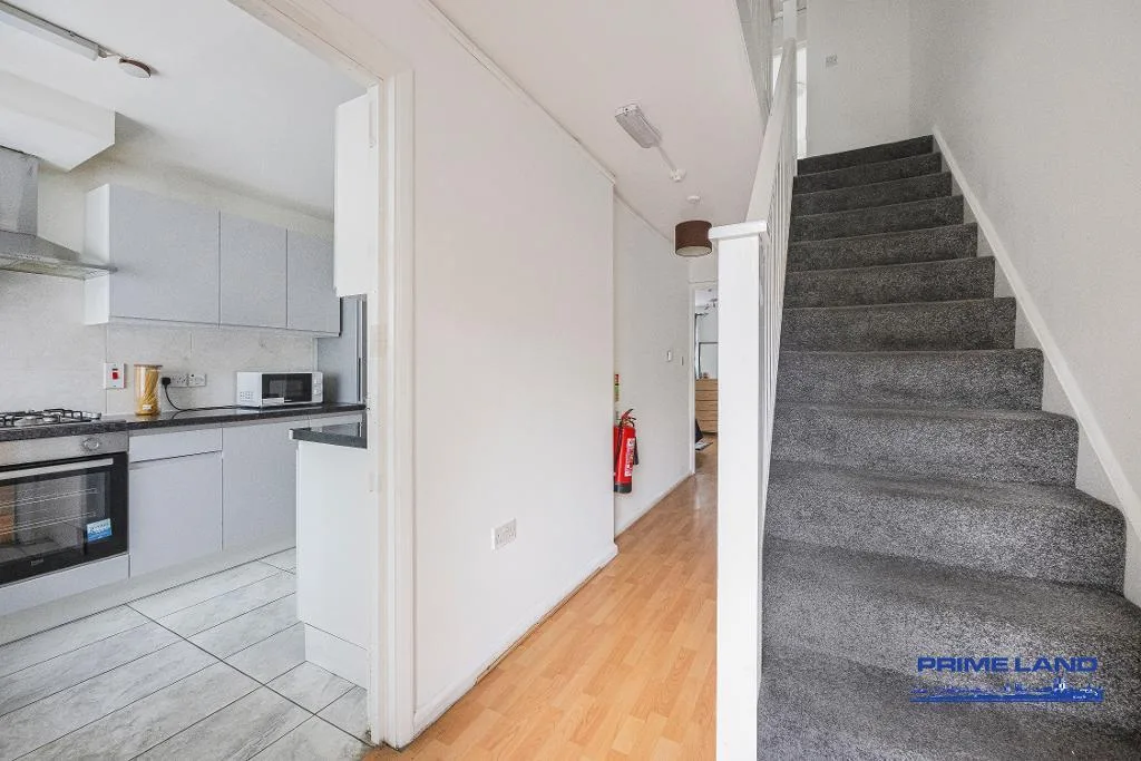 1 bedroom house share for rent