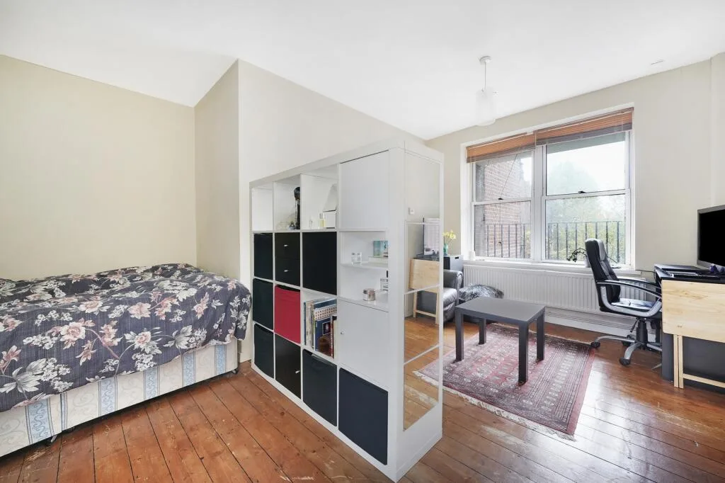 Studio flat for rent