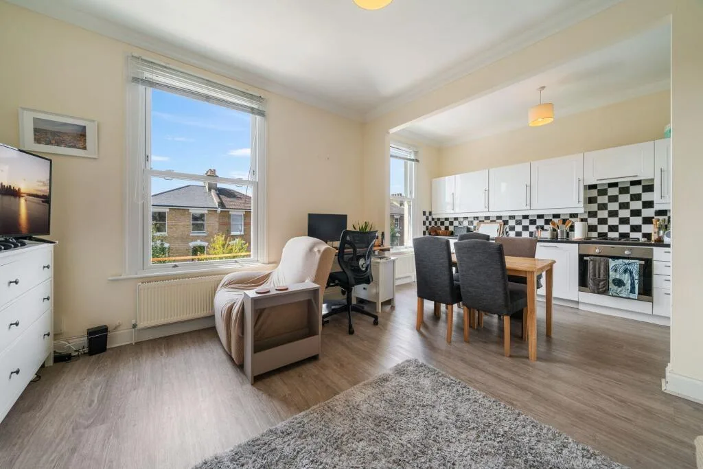 2 bedroom flat for rent