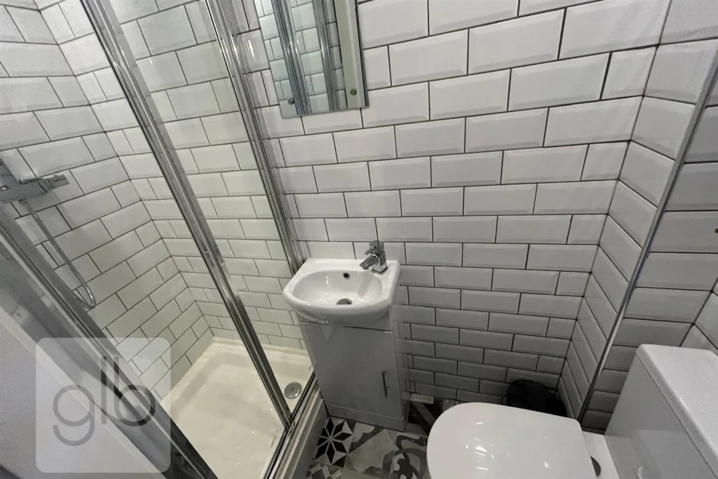 1 bedroom house share for rent
