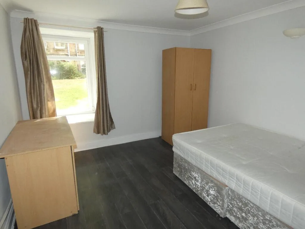 5 bedroom duplex for rent
