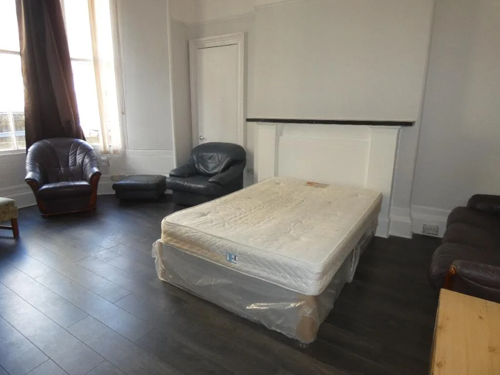 5 bedroom duplex for rent