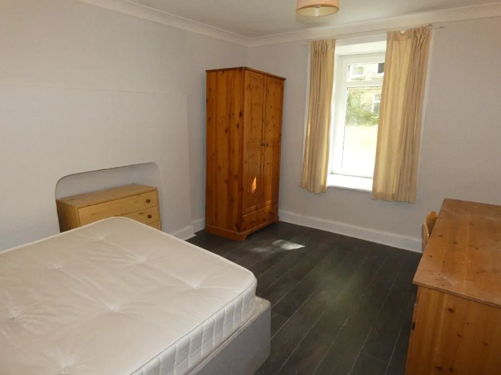 5 bedroom duplex for rent