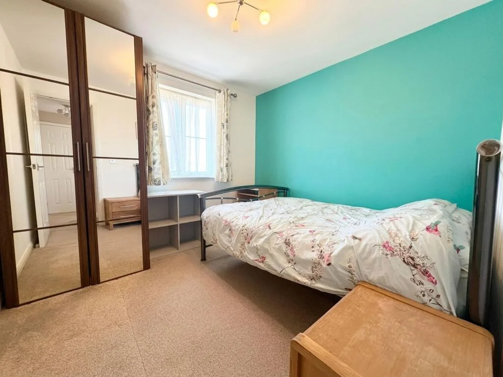 3 bedroom end of terrace house for rent