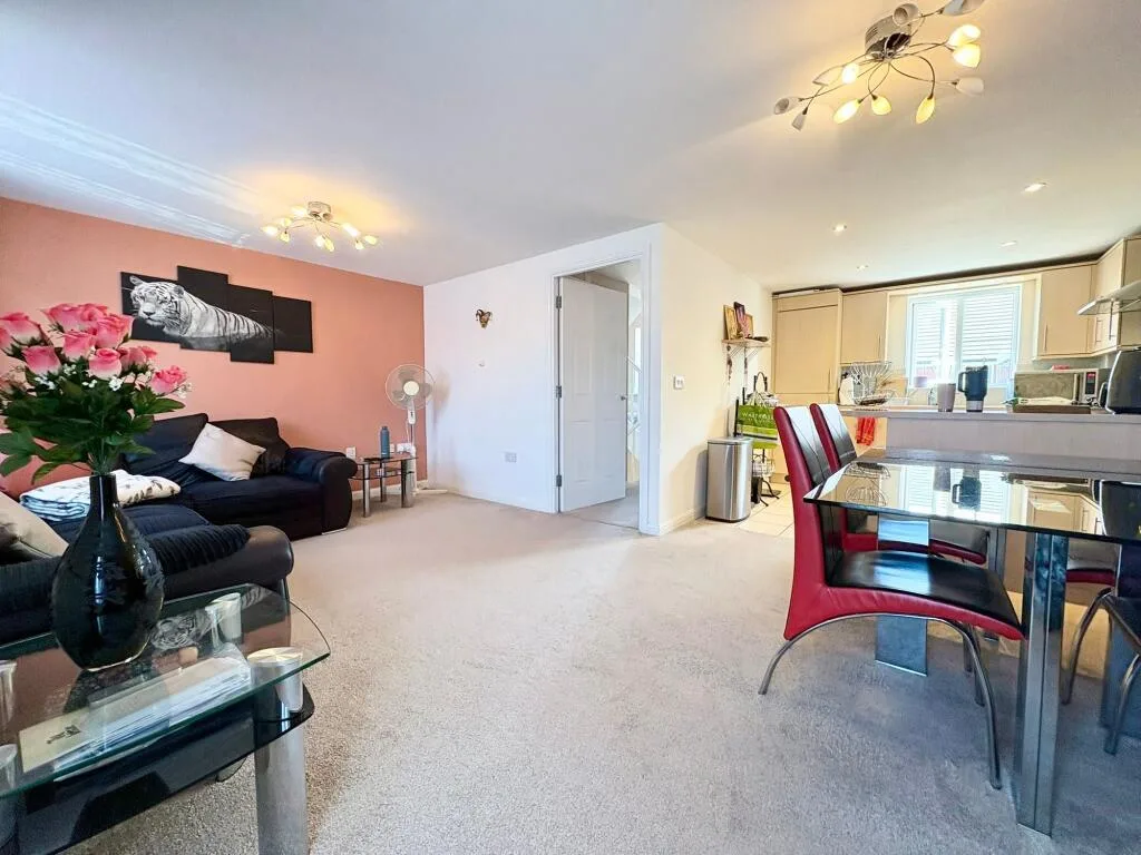 3 bedroom end of terrace house for rent