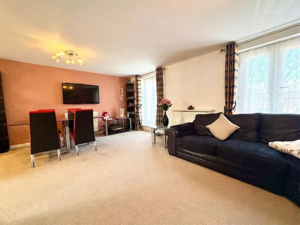 3 bedroom end of terrace house for rent