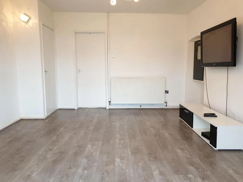 2 bedroom semi-detached house for rent