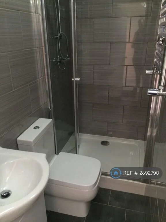 1 bedroom house share for rent