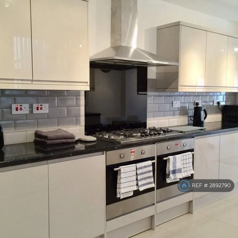 1 bedroom house share for rent