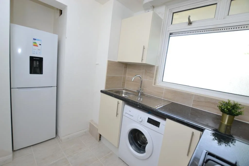 4 bedroom flat for rent