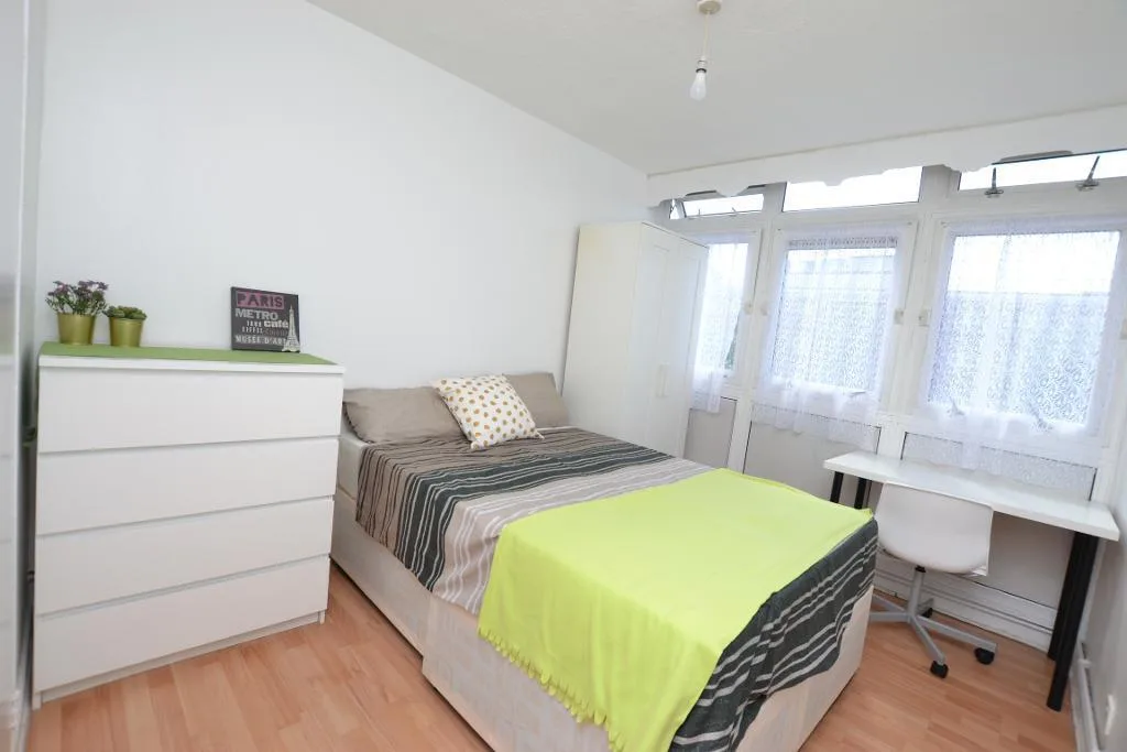 4 bedroom flat for rent
